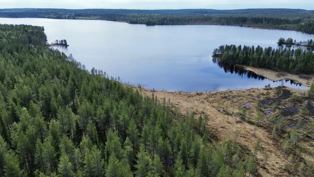 Vue aérienne - Unbuilt Plot with Lakefront in Kuusamo