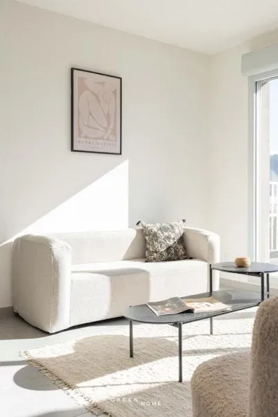 Elutuba - 5-Piece Apartment with Terrace in Aubagne