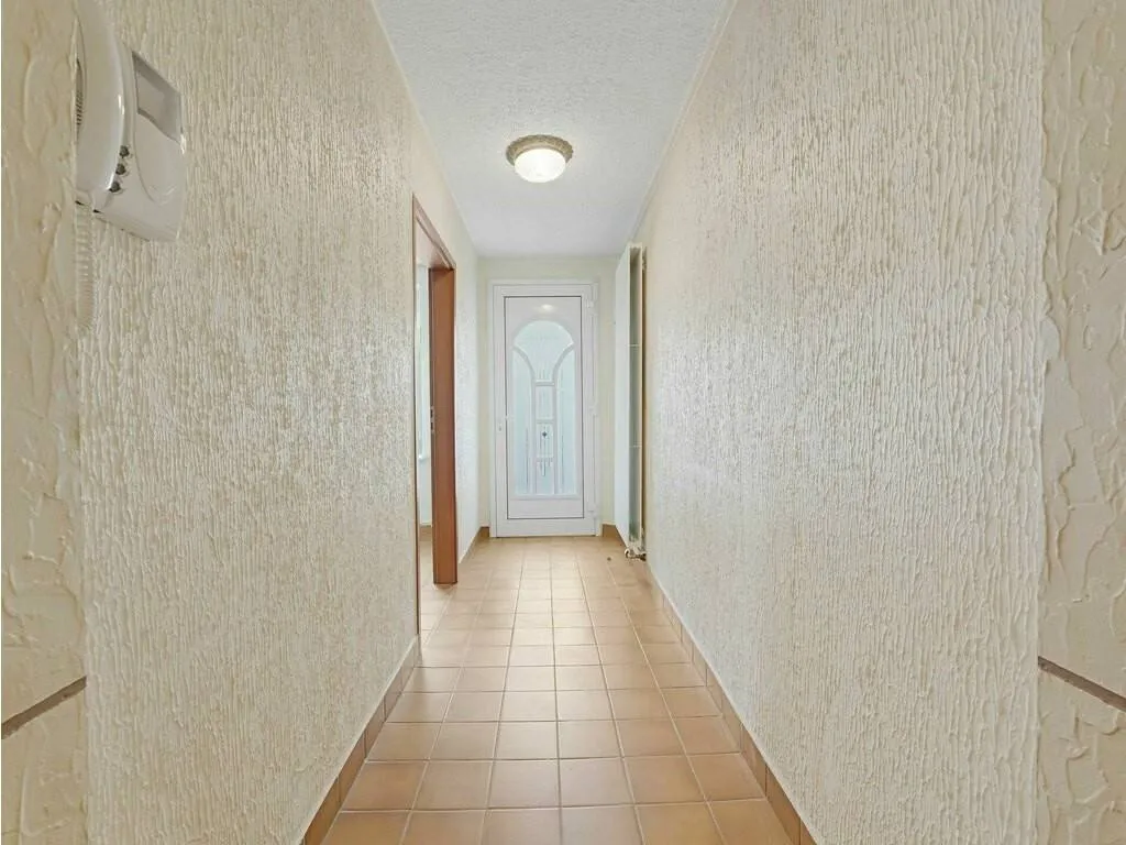 hallway_entrance