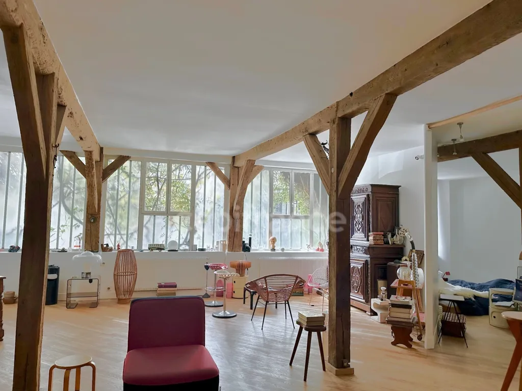 Séjour - Loft-Style avec Jardin Privé dans le 11ème Arrondissement