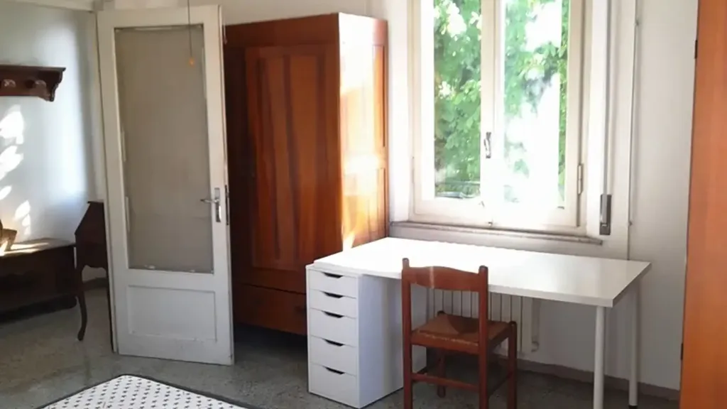 Chambres - Trilocale with Balcony in Parma
