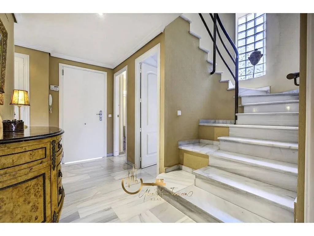 Pièces - Renovated Chalet with Garden in Simón Verde