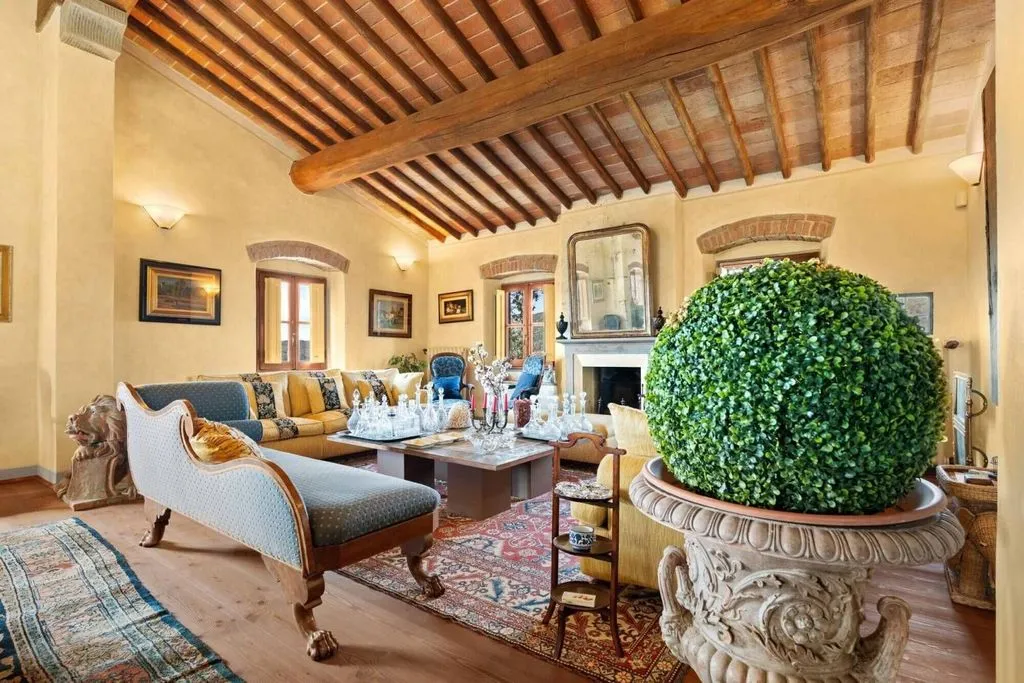 Elutuba - 17th-Century Villa with Olive Grove in Carmignano