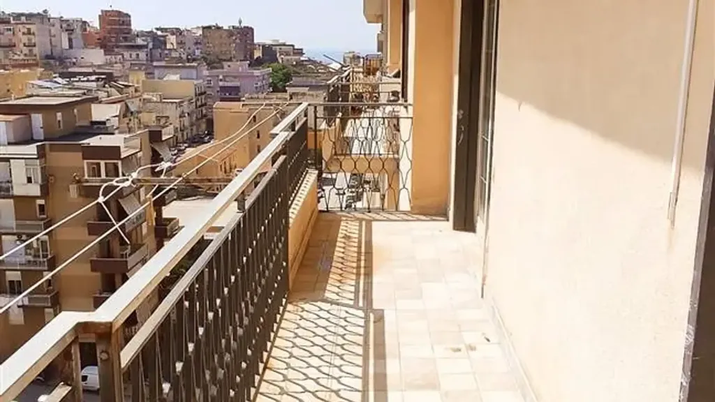 5-room apartment in IT