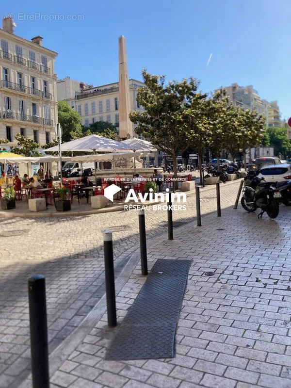 Local commercial à Marseille-1e