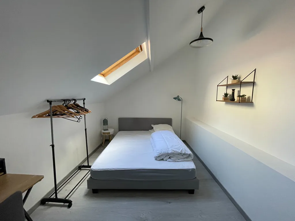 Chambres - Appartement Meublé Refait à Neuf à Danton