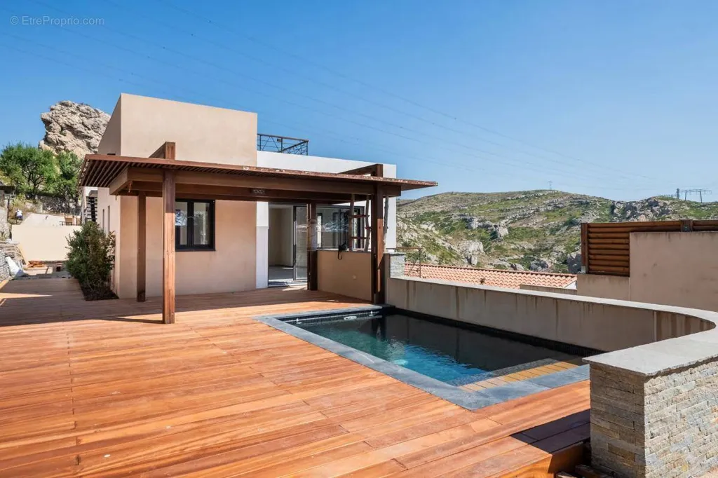 Piscine - Maison Contemporaine avec Piscine à Marseille