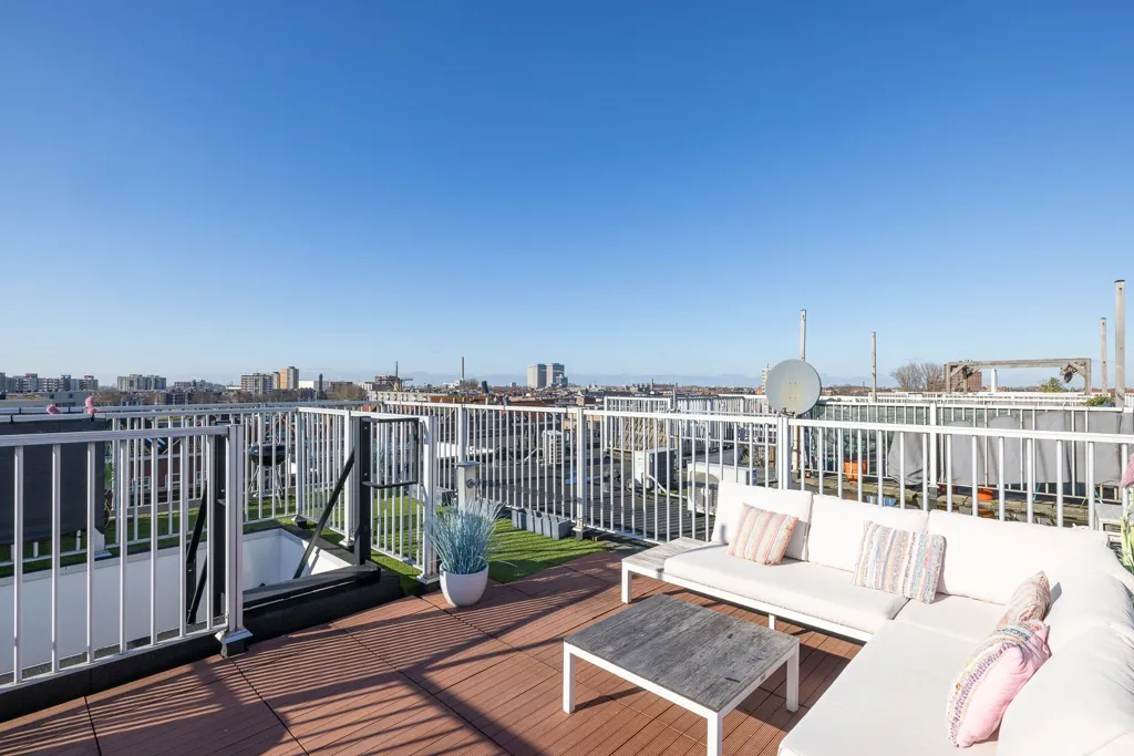 Terrace - High-End Industrial Loft with Skyline View in Rotterdam