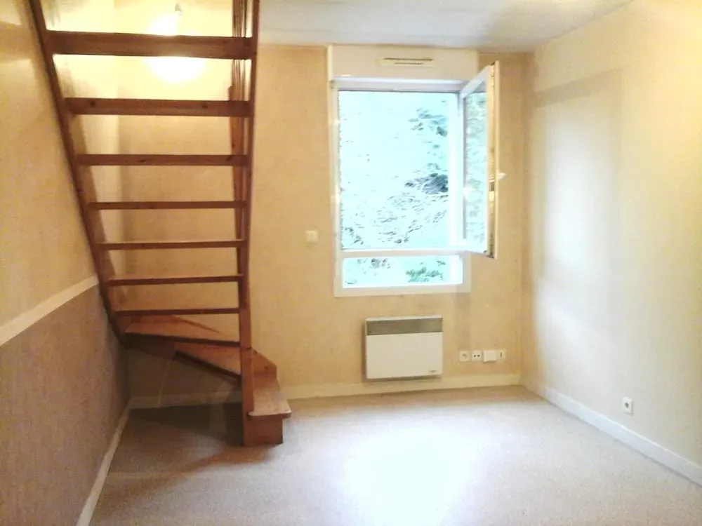 Stanze - 2-Bedroom Apartment with Parking in Laval