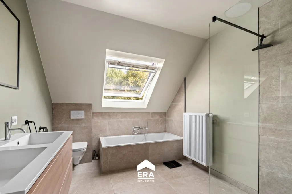 Bathrooms - Contemporary House with Garden in Beernem