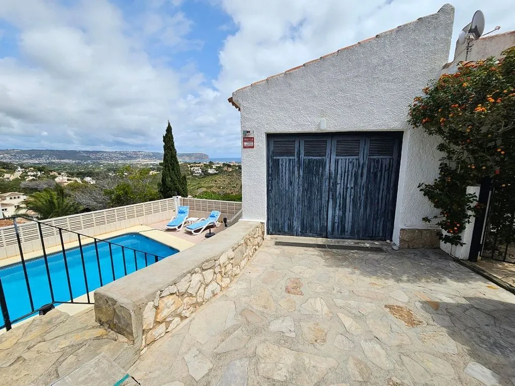 Piscine - Traditional Villa with Pool in Adsubia