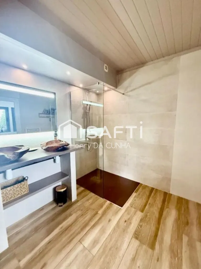 Salles de bain - Maison Bois au Calme avec Piscine et Jacuzzi