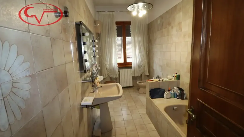 Salles de bain - Villa with Private Garden in Montevarchi