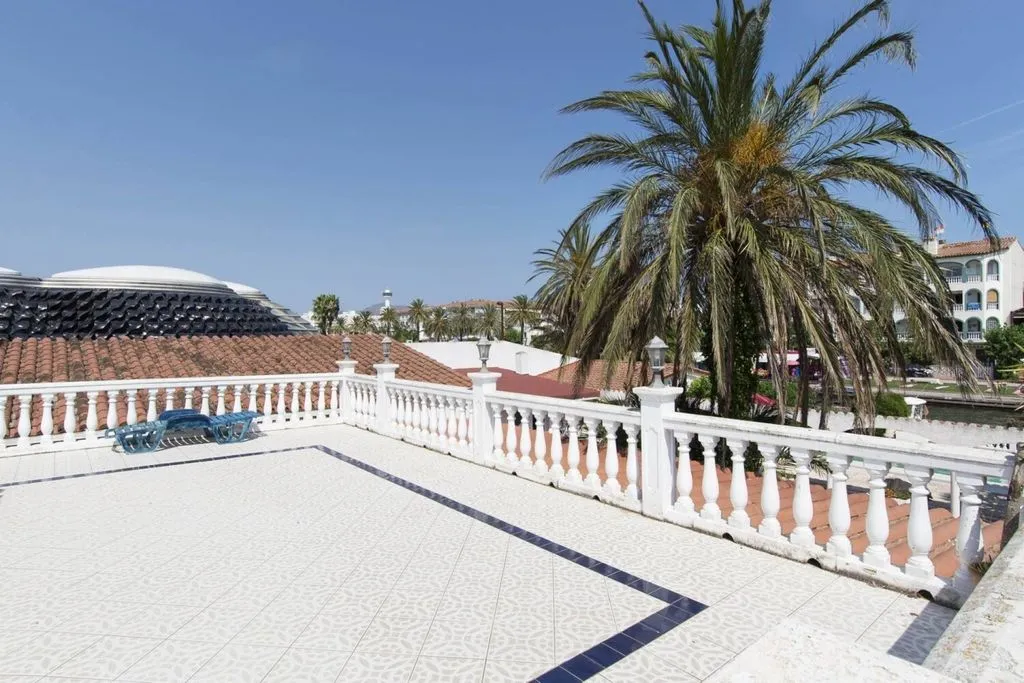 Terrasse - Luxury Detached House with Mooring in Empuriabrava
