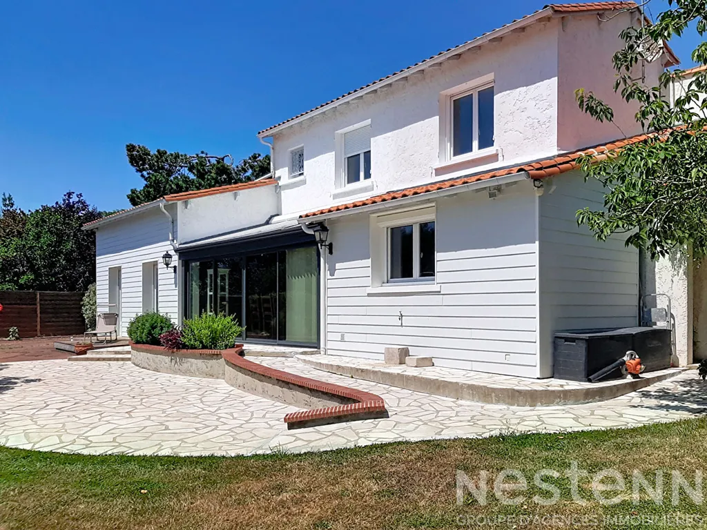 Esterno - 10-Piece Villa with Pool in Saujon