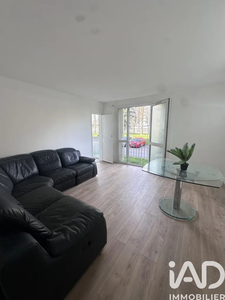 Séjour - Appartement Lumineux avec Balcon à Créteil