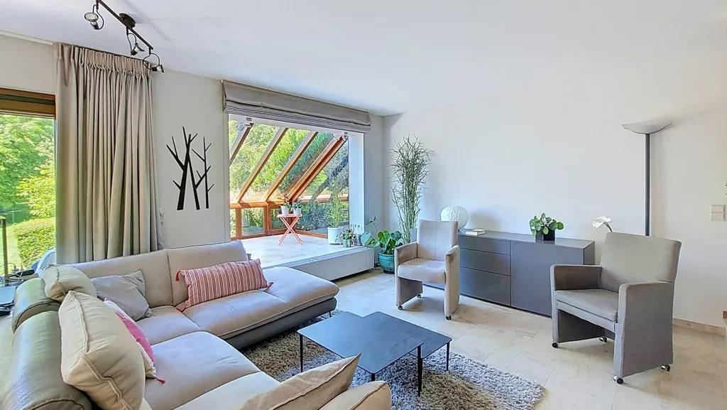 Séjour - Villa avec Espace Professionnel à Haillot