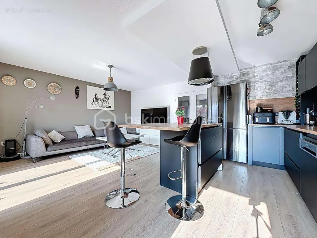 Kitchen - T3 Apartment with Terrace in Échirolles