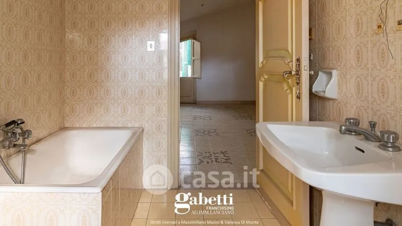 Salles de bain - Attico with Panoramic Terrace in Lanciano