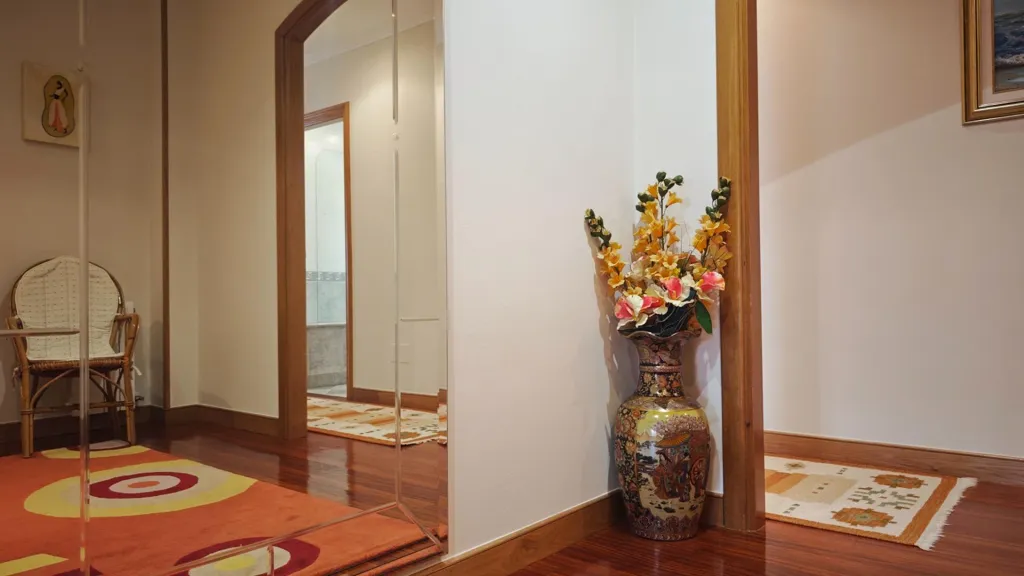 hallway_entrance