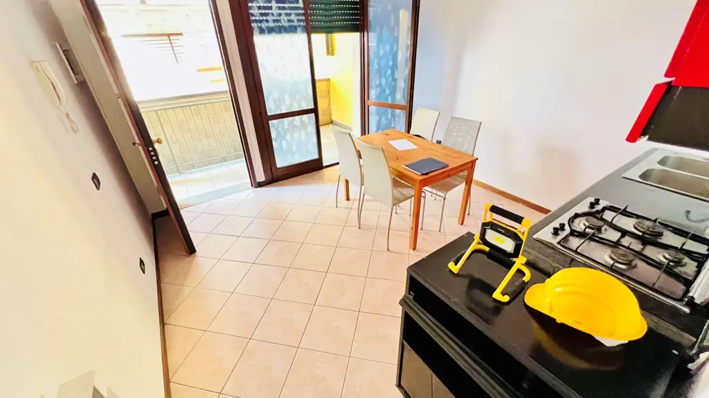 Cuisine - Two-Bedroom Flat with Terrazzo in Milan