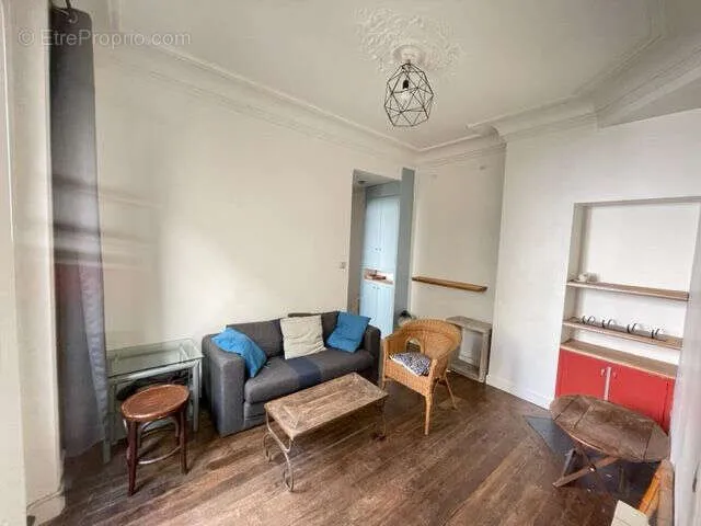 Elutuba - Charming 1900s Apartment with Courtyard in Paris 3e