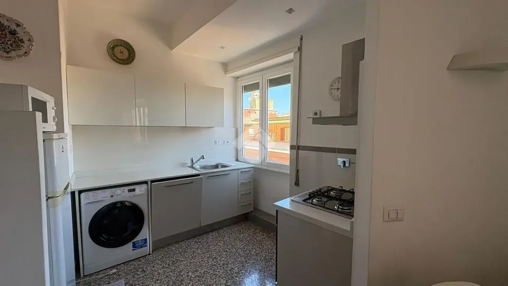 Cuisine - 3-Bedroom Apartment with Balcony in Rome