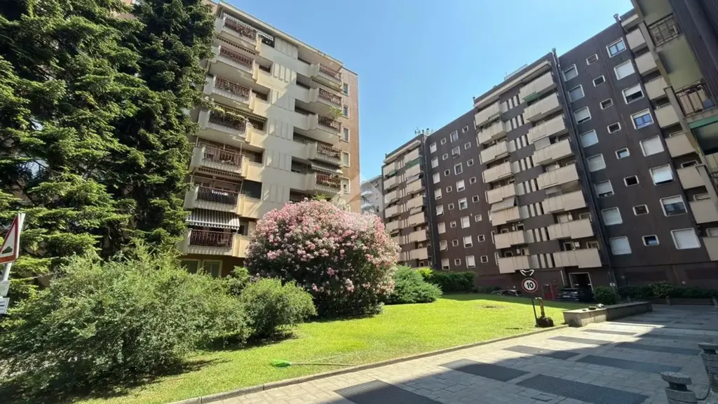 Jardin - Apartment with Balcony in Niguarda, Milan