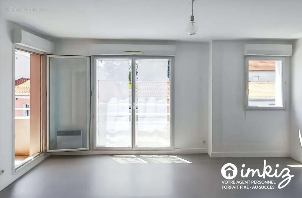 Pièces - Appartement Traversant avec Garage à Rezé