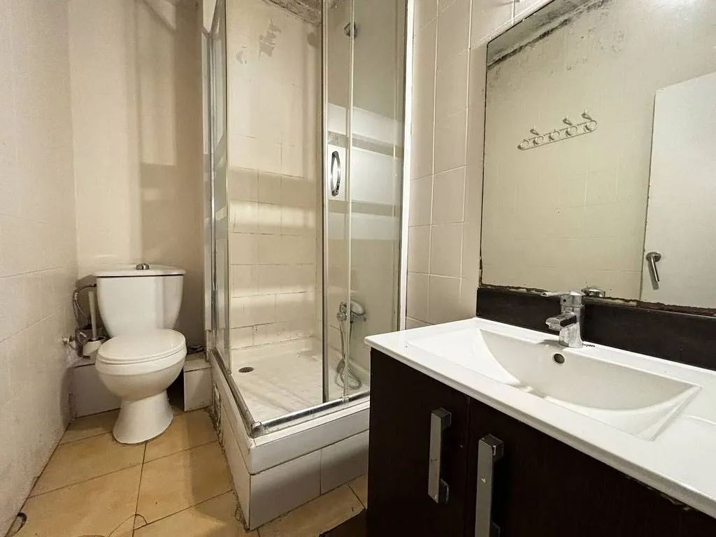 Salles de bain - Historic Apartment with Terrace in El Raval
