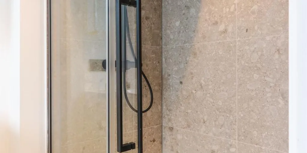 Salles de bain - Dakappartement Rénové avec Vue sur Gent