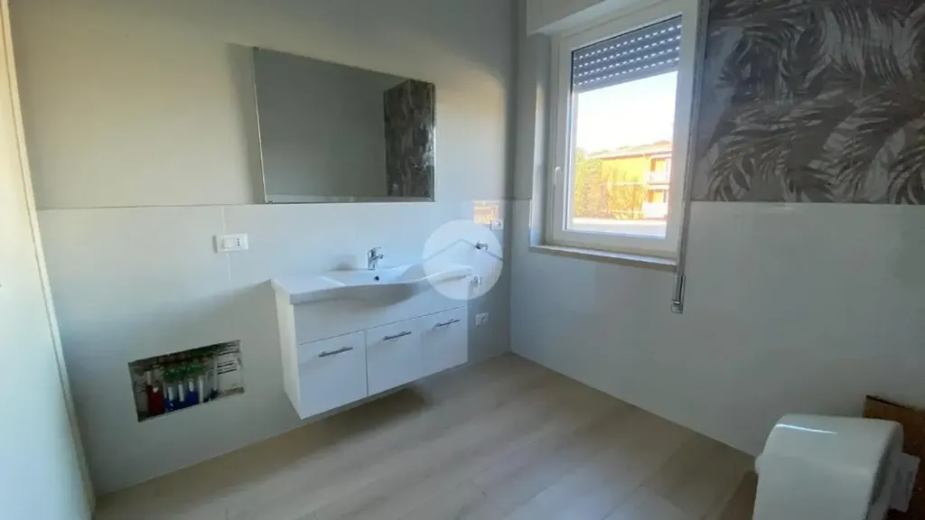Salles de bain - Rearranged Apartment with Pool in Lonato