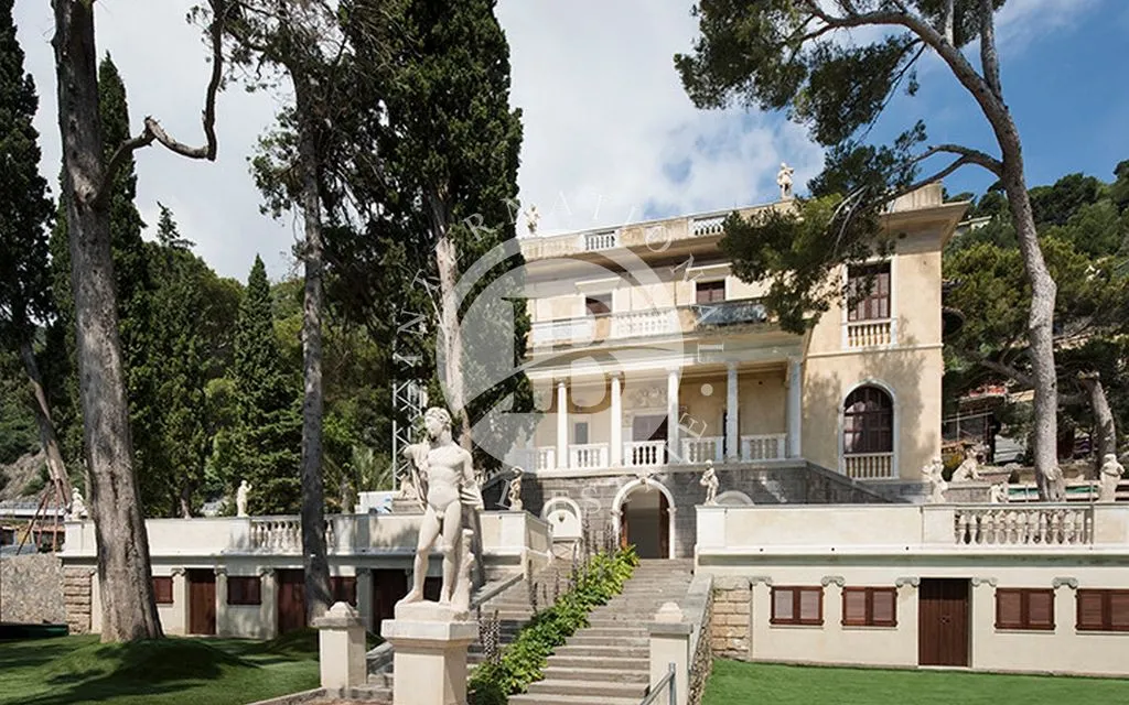 Välivaade - Historic Villa with Private Beach in Alassio