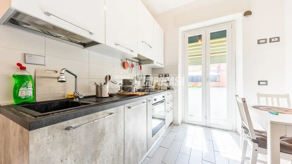 Köök - Ristrutturated Flat with Balcony in Rome