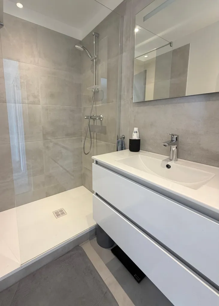 Salles de bain - Appartement avec Terrasse Sud-Ouest au Canon d'Or