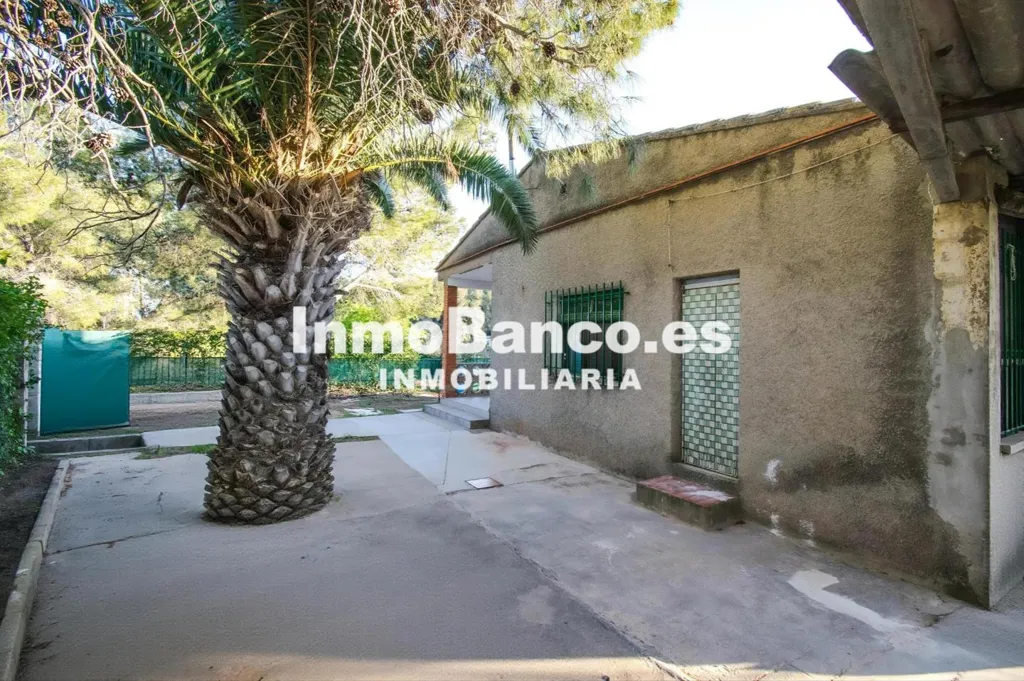 Aed - Independent House with Pool in Godelleta