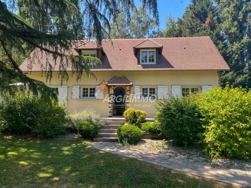 Extérieur - Ensemble Immobilier avec Piscine à 20 min du Mans
