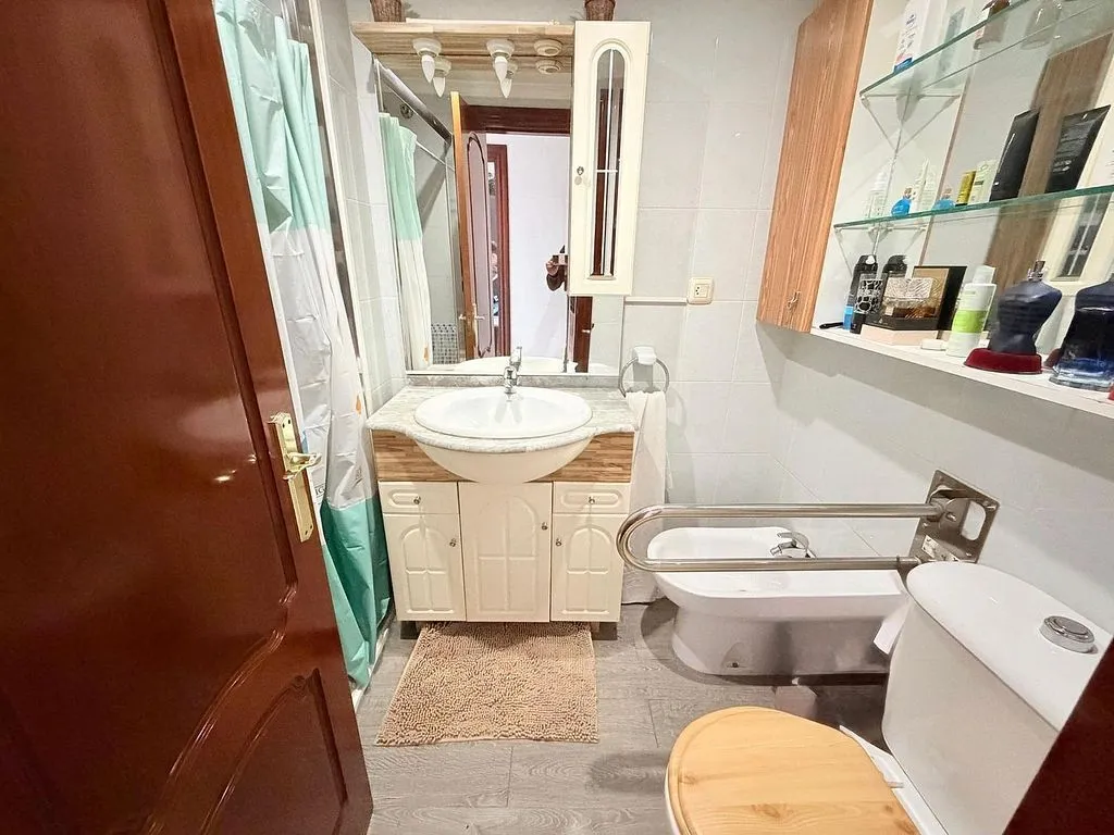 Vannitoad - Corner Flat with Panoramic Views in Málaga Centre
