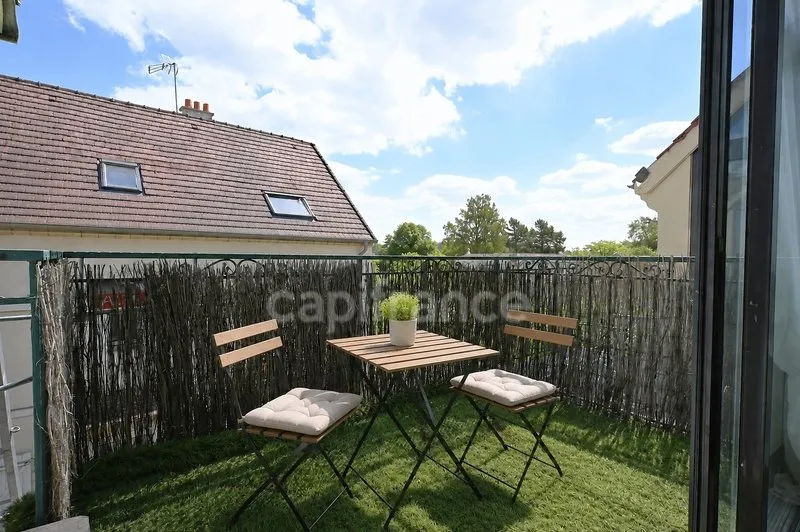 Terrass - Charming Flat with Terrace in Maurecourt