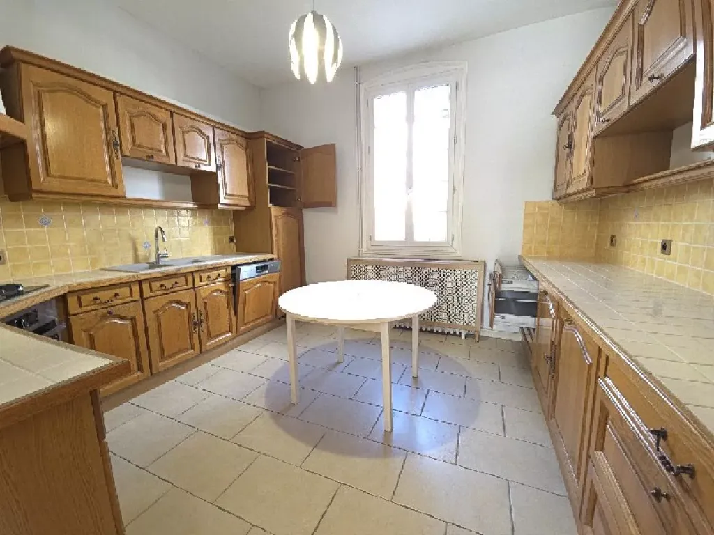 Kitchen - Well-Maintained House with Garden in Nogent-Sur-Oise
