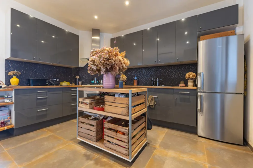 Kitchen - House with Large Loft in Well-located Area
