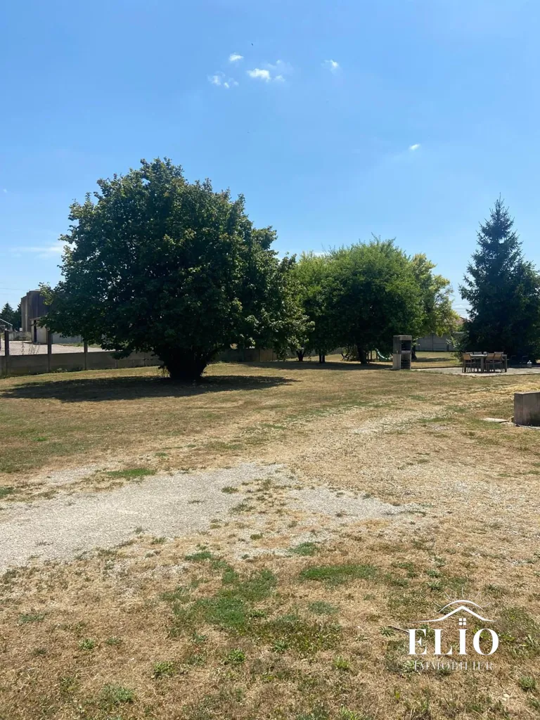 Jardin - Maison avec Jardin et Garage à Saint-Mesmin