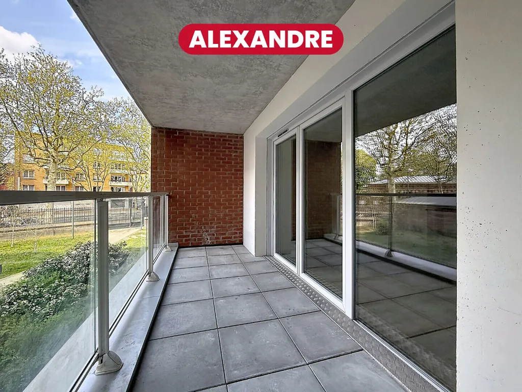 Rõdu - Bright 2-Bed Flat with Terrace on Boulevard Victor Hugo