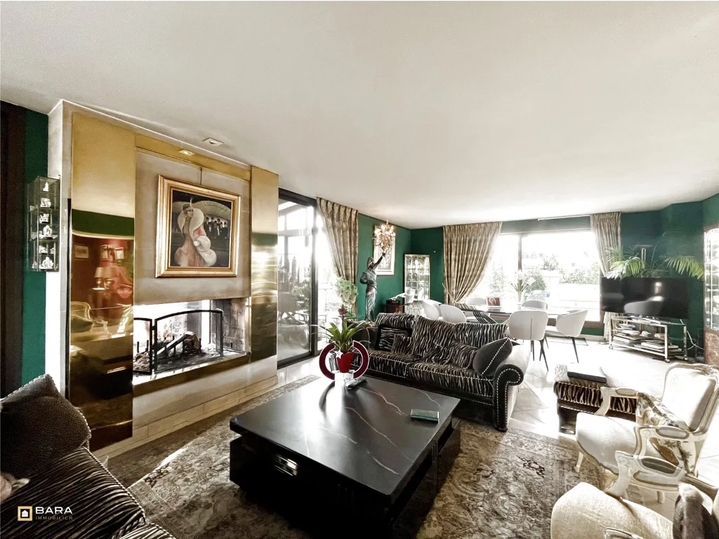 Wohnzimmer - Luxury Apartment with Cathedral View in Reims