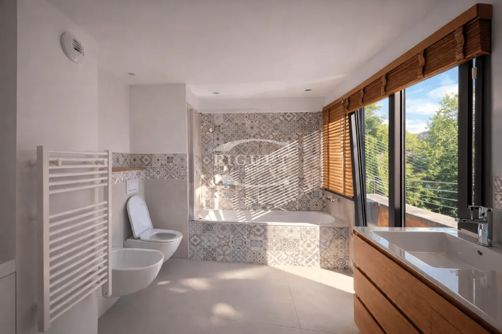 Vannitoad - Contemporary Villa with Sea Views near Saint-Tropez