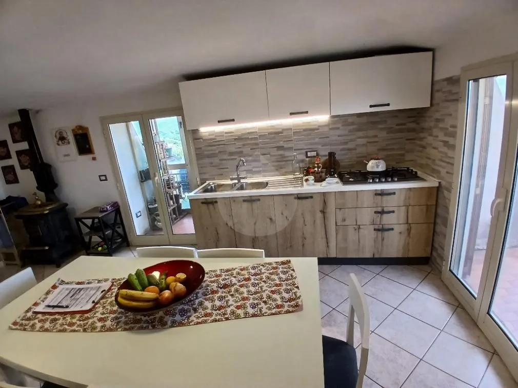 Cuisine - Mansarded Apartment with Balconies in Carolei