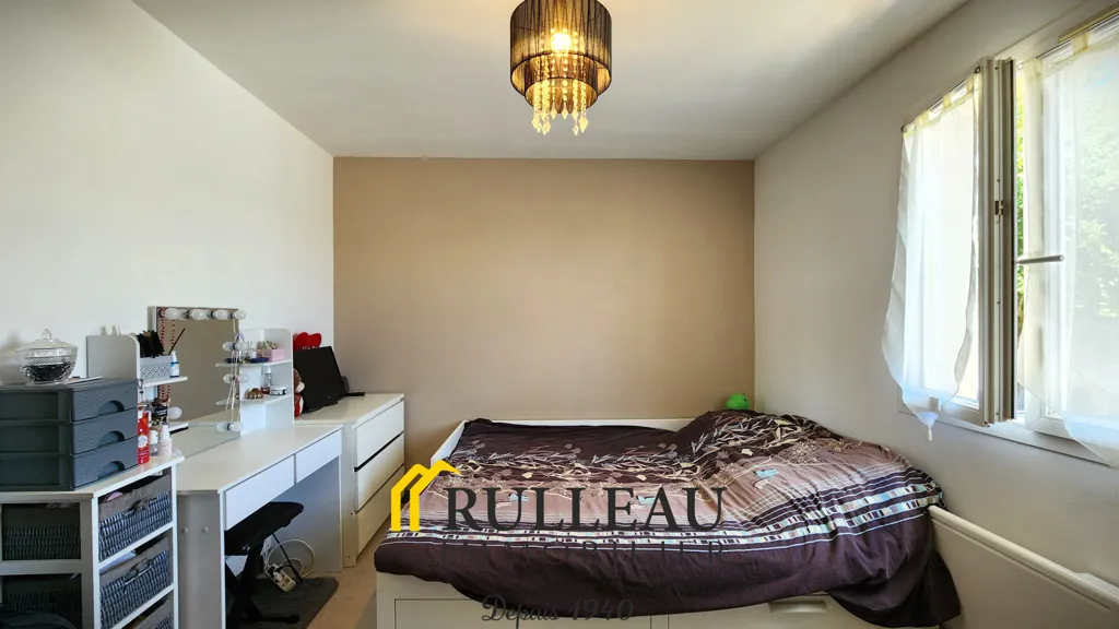 Chambres - Maison Contemporaine avec Piscine à Saint-André-de-Cubzac