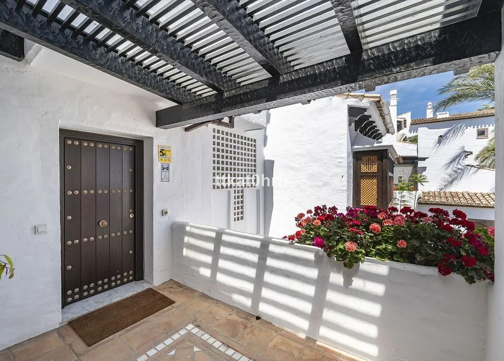 Terrass - Duplex with Pool in Marbella's Golden Mile