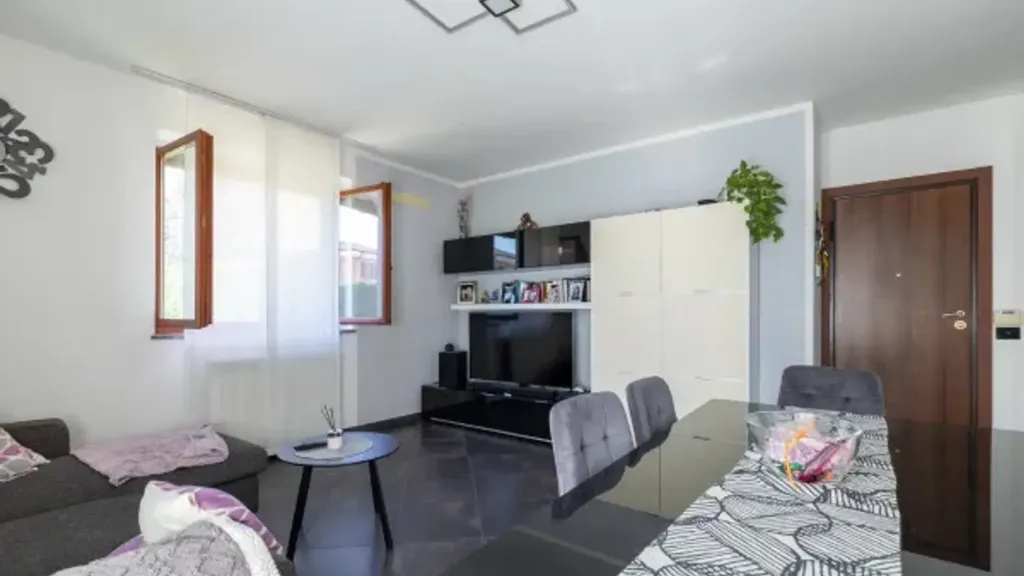 Elutuba - Ground Floor Apartment with Garden in Cameri