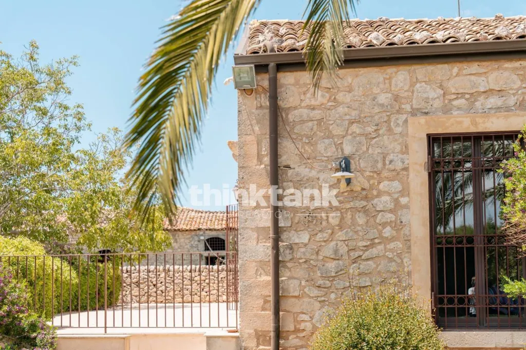 Välivaade - Rustic Villa with Pool in Ragusa